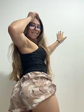 Snapshot of Caitlin_Cat chatting on 10-05-25, 03:08 Caitlin Cat online show from 10-05-25, 03:08