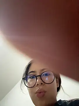 Snapshot of Caitlin_Cat chatting on 10-06-25, 12:34 Caitlin Cat online show from 10-06-25, 12:34