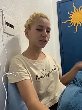 Bruna551 online show from 10-04-25, 11:28