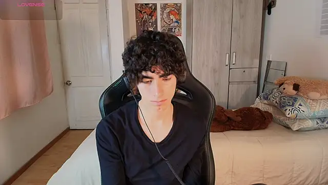 Nude Boy18 online show from 04-22-26, 11:33