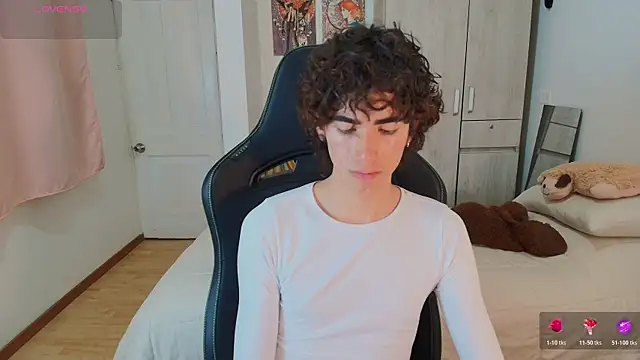 Nude Boy18 online show from 12-20-25, 04:15