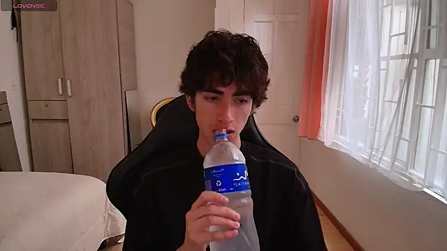 Nude Boy18 online show from 09-19-25, 09:52