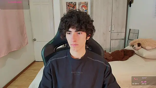 Nude Boy18 online show from 04-17-26, 11:29