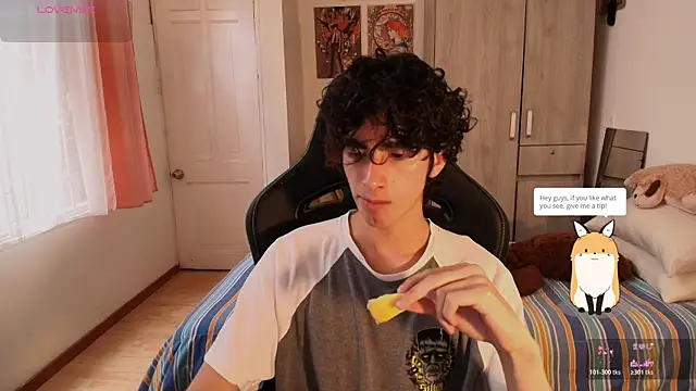 Nude Boy18 online show from 04-13-26, 06:45