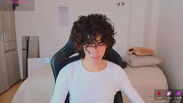 Nude Boy18 online show from 02-13-26, 07:14