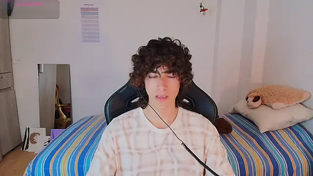 Nude Boy18 online show from 03-04-26, 09:22