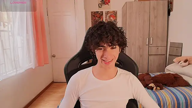 Nude Boy18 online show from 05-05-26, 06:55