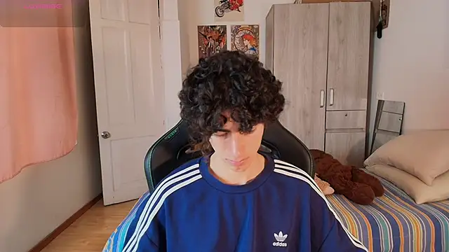 Nude Boy18 online show from 04-14-26, 10:37