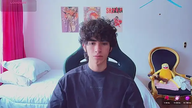 Nude Boy18 online show from 07-21-26, 06:42