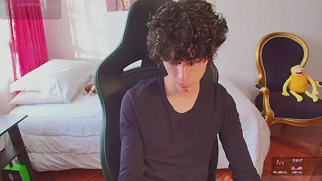 Nude Boy18 online show from 07-14-26, 10:38
