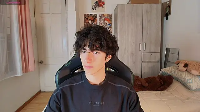 Nude Boy18 online show from 03-29-26, 11:06