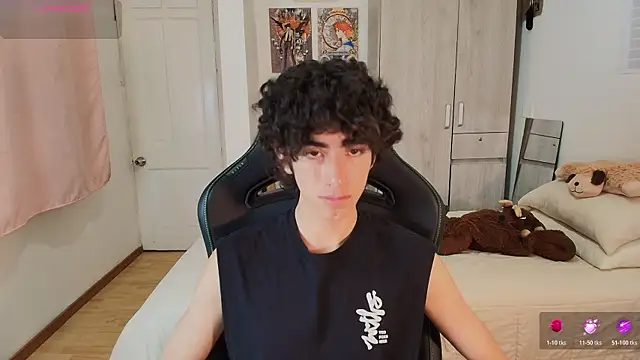 Nude Boy18 online show from 04-21-26, 11:22