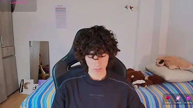 Nude Boy18 online show from 03-03-26, 06:15