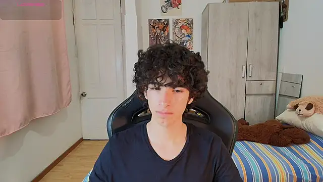 Nude Boy18 online show from 05-10-26, 12:25