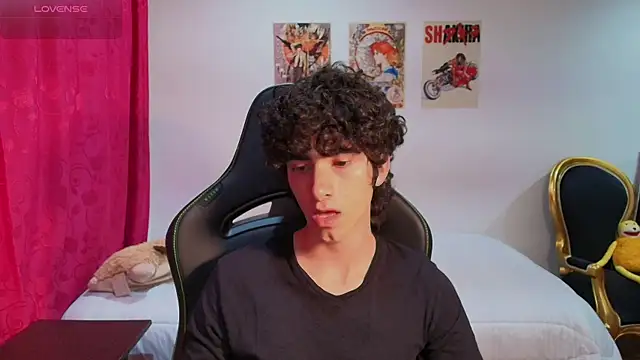 Nude Boy18 online show from 07-06-26, 01:12