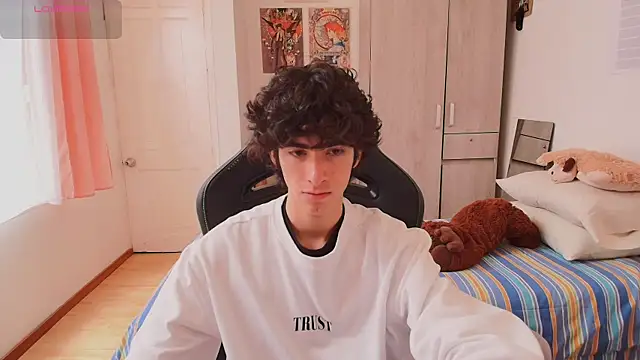 Nude Boy18 online show from 04-09-26, 06:03