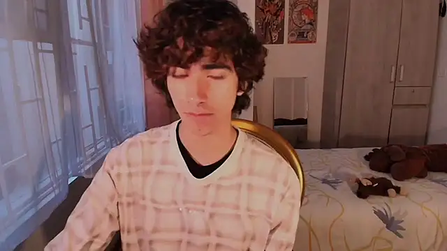 Nude Boy18 online show from 11-07-25, 10:13