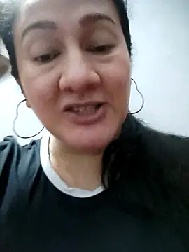 Aisha manzur online show from 11-28-25, 05:13