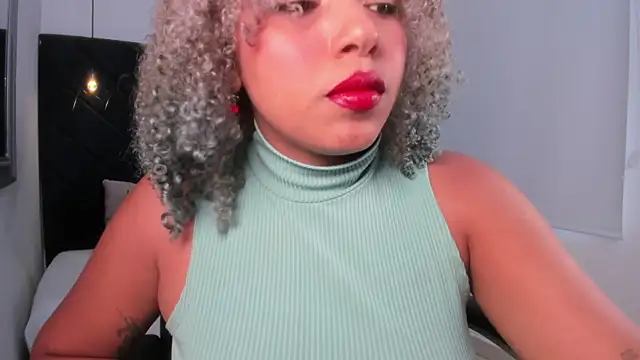 Snapshot of momo_ayasse chatting on 01-15-26, 07:39 momo ayasse online show from 01-15-26, 07:39