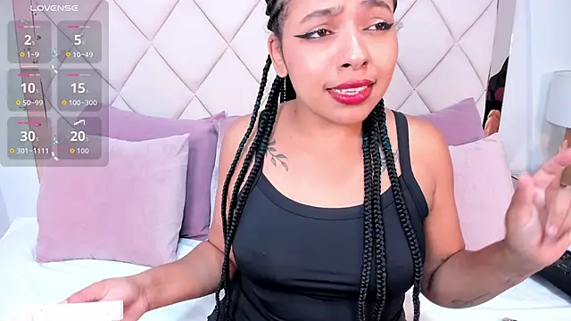 Snapshot of momo_ayasse chatting on 10-14-25, 10:42 momo ayasse online show from 10-14-25, 10:42