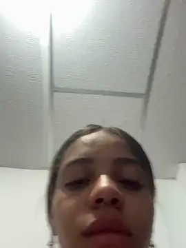 yumi hanna online show from 03-16-26, 04:42