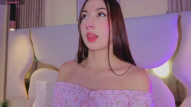 SofiJones  online show from 01-10-26, 12:39