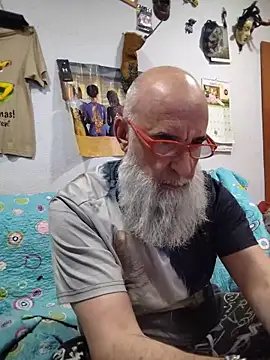 Snapshot of barbaszztop chatting on 05-19-26, 05:25 barbaszztop online show from 05-19-26, 05:25
