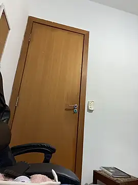 Snapshot of lucioliveira chatting on 05-14-26, 12:40 lucioliveira online show from 05-14-26, 12:40