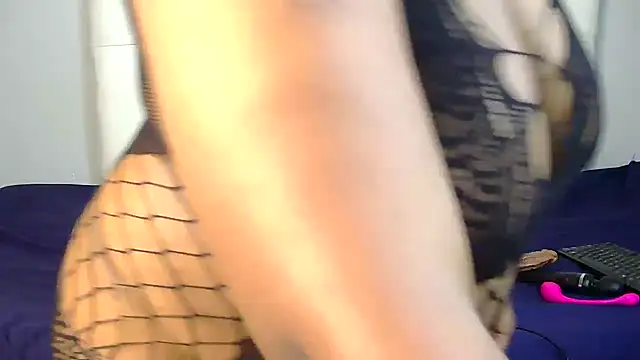 Curvy CumBucket online show from 09-23-25, 08:21