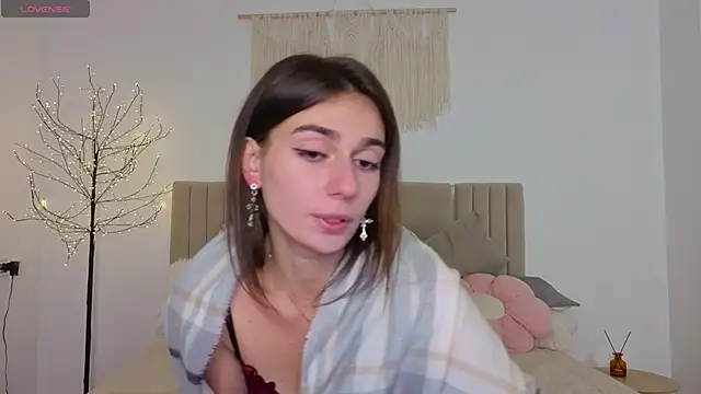 Little mia   online show from 11-19-25, 10:54