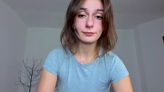 Little mia   online show from 11-26-25, 09:48