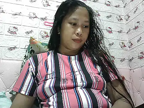 Snapshot of Pilipinalyn23 chatting on 07-04-26, 08:21 Pilipinalyn23 online show from 07-04-26, 08:21