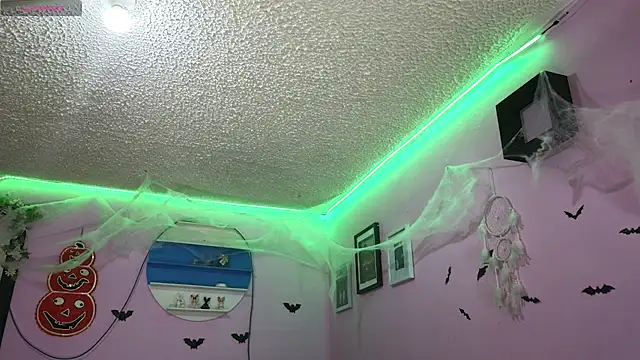 MiSofialeal online show from 10-29-25, 07:46