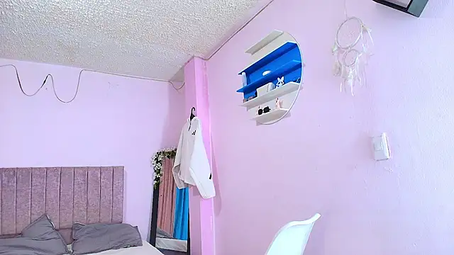 MiSofialeal online show from 02-12-26, 06:51