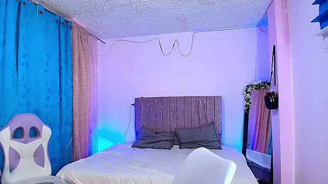 MiSofialeal online show from 02-06-26, 06:48