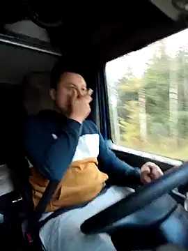 Snapshot of Amberdual chatting on 10-27-25, 07:09 Amberdual online show from 10-27-25, 07:09