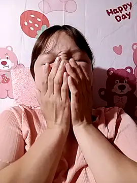 XoiXoi232 online show from 10-24-25, 12:20