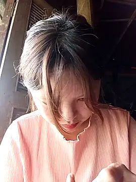 Snapshot of XoiXoi232 chatting on 10-13-25, 01:29 XoiXoi232 online show from 10-13-25, 01:29