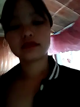 Snapshot of XoiXoi232 chatting on 10-10-25, 03:40 XoiXoi232 online show from 10-10-25, 03:40