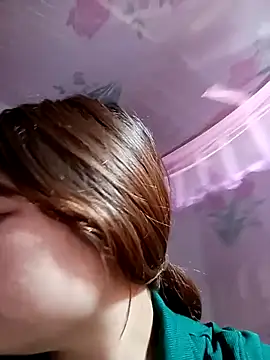Snapshot of XoiXoi232 chatting on 10-19-25, 11:29 XoiXoi232 online show from 10-19-25, 11:29