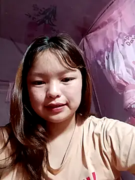 Snapshot of XoiXoi232 chatting on 09-08-25, 03:11 XoiXoi232 online show from 09-08-25, 03:11