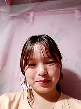 Snapshot of XoiXoi232 chatting on 09-26-25, 02:13 XoiXoi232 online show from 09-26-25, 02:13