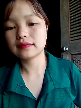 Snapshot of XoiXoi232 chatting on 10-05-25, 12:34 XoiXoi232 online show from 10-05-25, 12:34
