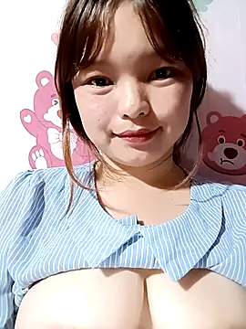 Snapshot of XoiXoi232 chatting on 10-09-25, 01:55 XoiXoi232 online show from 10-09-25, 01:55