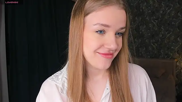 OdellaFrake online show from 11-17-25, 07:51