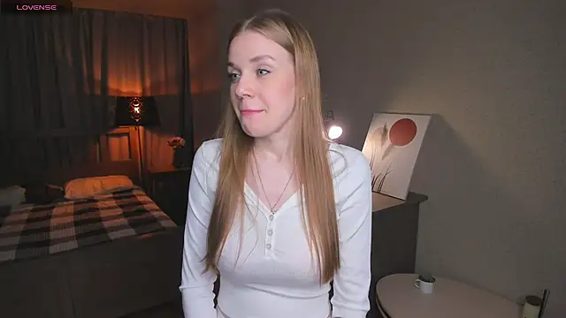 OdellaFrake online show from 11-06-25, 07:29