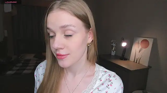 OdellaFrake online show from 11-19-25, 07:14