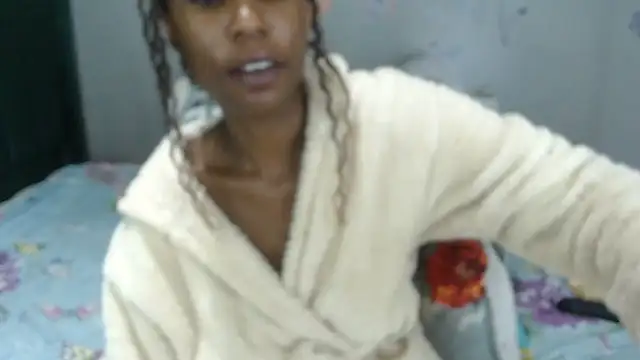 Snapshot of blueyXxX chatting on 09-29-25, 11:21 blueyXxX online show from 09-29-25, 11:21
