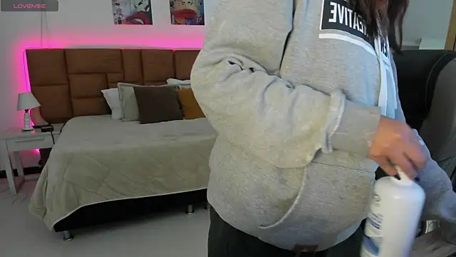 Snapshot of Catti_Brie chatting on 05-19-26, 11:50 Catti Brie online show from 05-19-26, 11:50