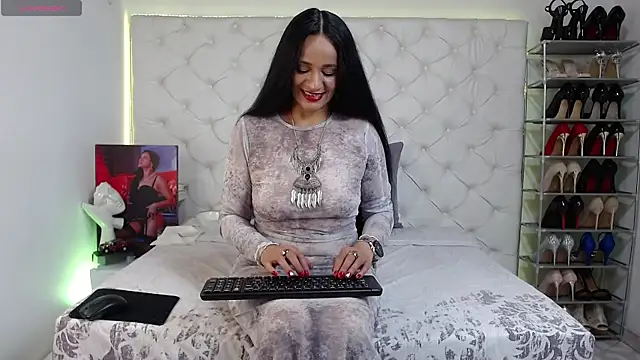 yury m2  online show from 10-28-25, 02:56